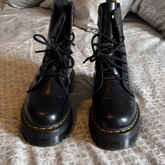 Dr. Martens Jadon Boot Smooth Leather Platforms NWOT - Picture 2 of 9
